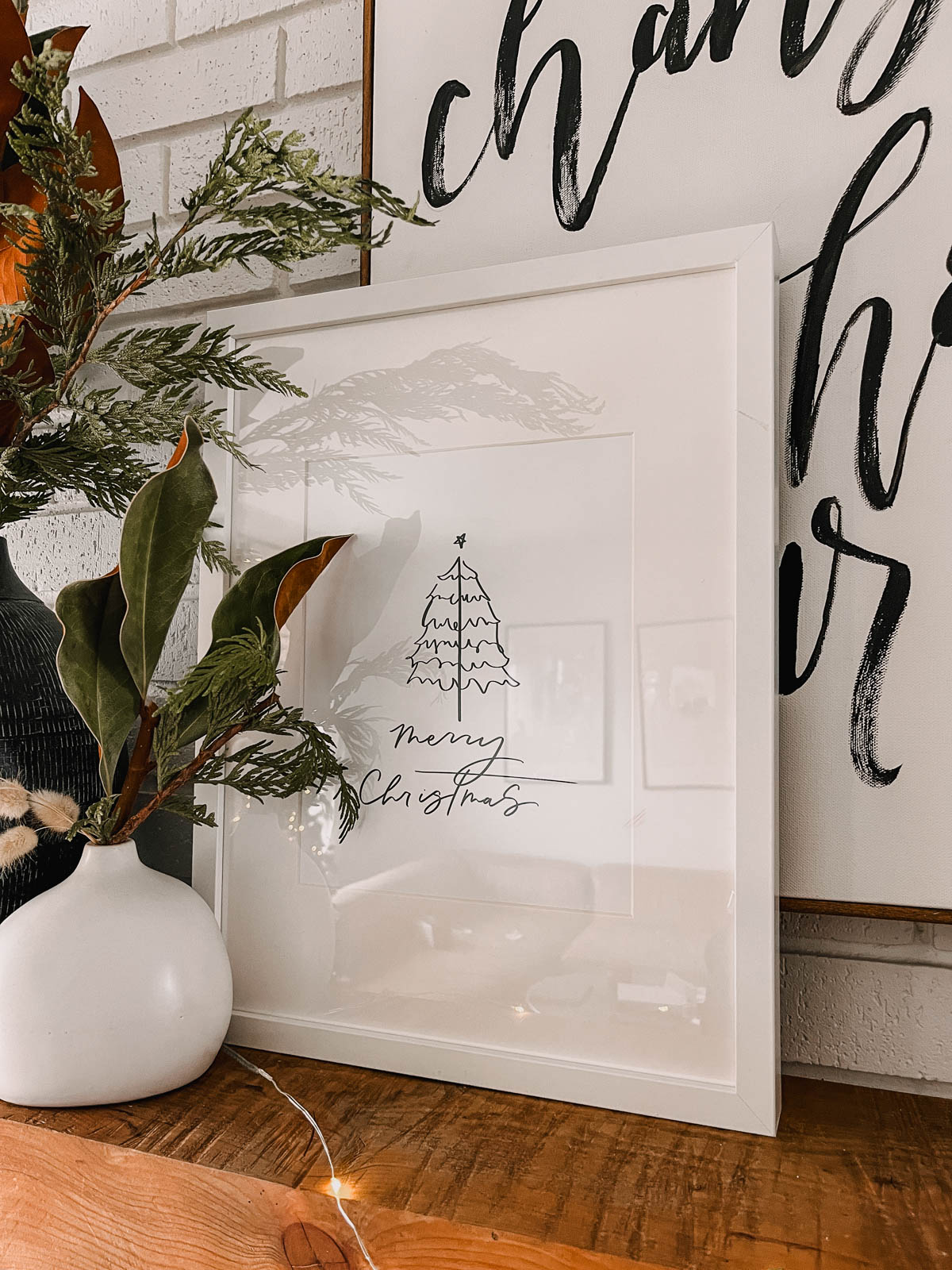 Free printable line art christmas tree