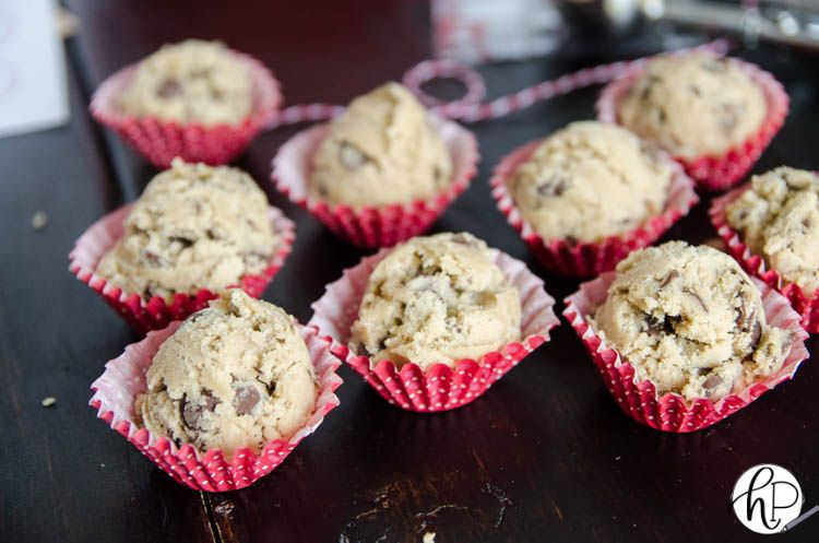how to gift ready to bake cookie dough- scoops of cookie dough in mini cupcake liners